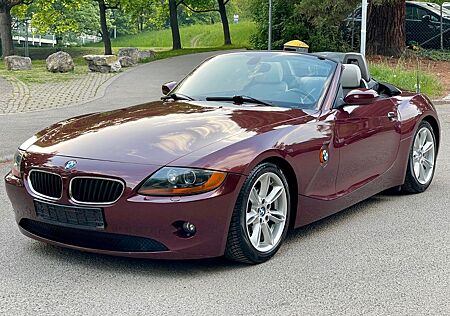BMW Z4 Roadster 2.5i*NAVI*XENON*PDC*KLIMA*TEILLEDER*