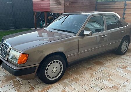 Mercedes-Benz 250 Mercedes W124 250D H-Kennzeichen TüV 6/27