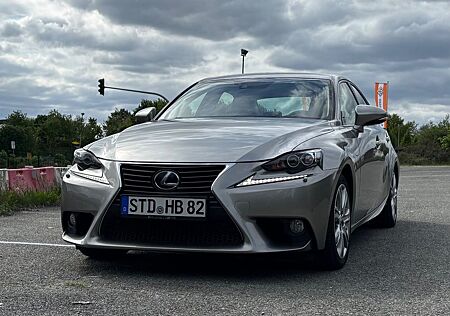 Lexus IS 300 IS 300h Hybrid Mark Levinson,ACC,LED,TÜV Neu