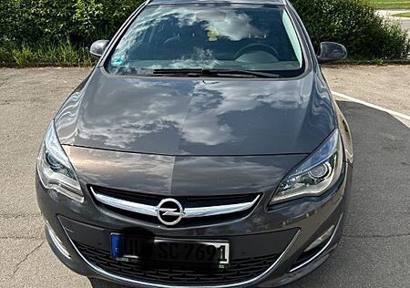 Opel Astra Sports Tourer 1.4 Turbo Exklusiv 103 A...