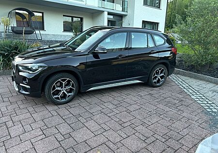 BMW X1 xDrive20i A xLine AHK RFK LEDER