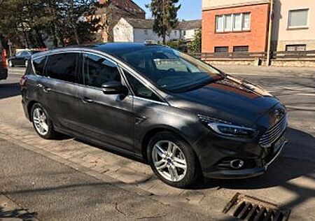 Ford S-Max 2,0 TDCi 132kW Vignale Vignale