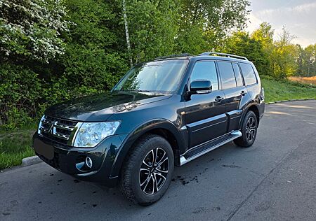 Mitsubishi Pajero 3,2 DI-D 4WD Instyle Autom Pano Voll