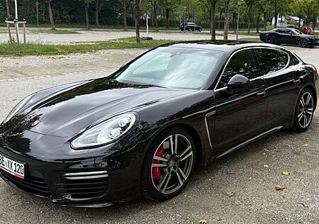 Porsche Panamera Turbo PDK Sport Chrono