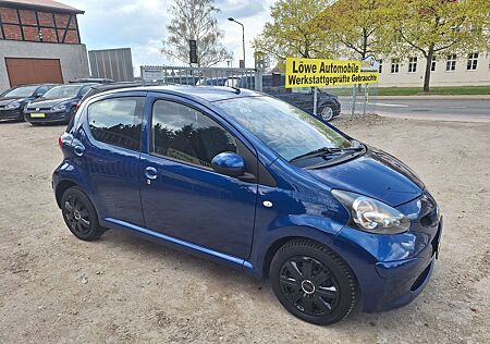 Toyota Aygo (X) Aygo (X) 1,0 City Automatik-Getriebe Tüv neu!!