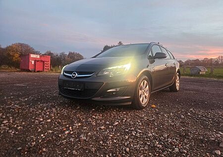 Opel Astra Sports Tourer 1.4 140PS 2.Hand TÜV 02/2027
