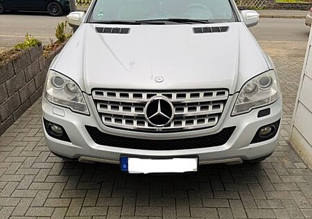 Mercedes-Benz ML 300 CDI 4MATIC BlueEFFICIENCY -