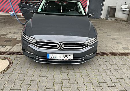VW Passat Volkswagen 2.0 TDI SCR 140kW DSG Business