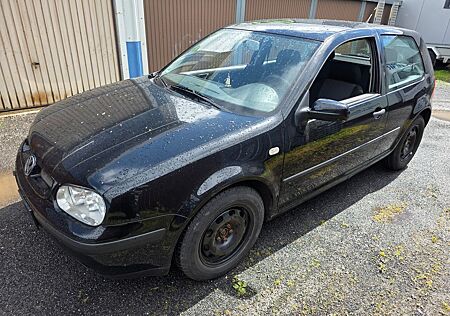 VW Golf Volkswagen 1.4 Kamei-Edition HU neu