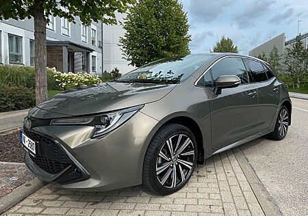Toyota Corolla gebraucht kaufen Toyota Corolla 1,8 Hybrid Active Plus
