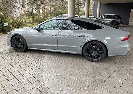 Audi A7 55 TFSI S tronic quattro -