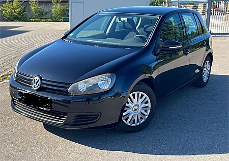 VW Golf Volkswagen 1.4 * 8-fach bereift * AHK abnehmbar