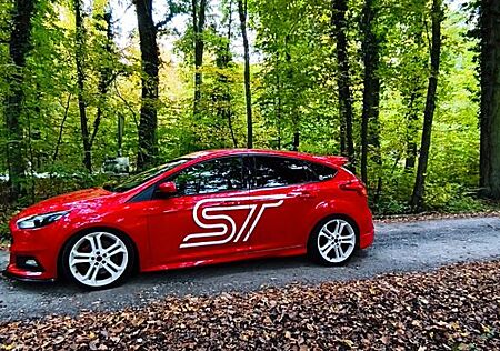 Ford Focus 2,0 EcoBoost ST