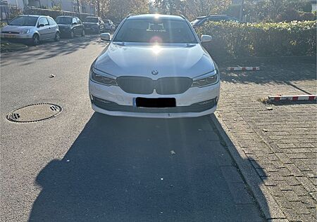 BMW 520d Touring Aut./Sport Line/Navi/HUD/Leder/LED