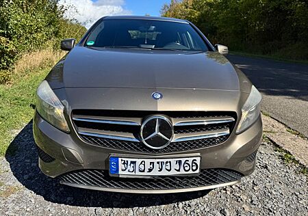 Mercedes-Benz A 180 - *AHK-schwenkbar*Öl-ServiceNEU*BremsenNEU