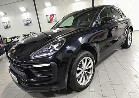 Porsche Macan Benzin Approved 01/27 / Erstzul. 02/2022