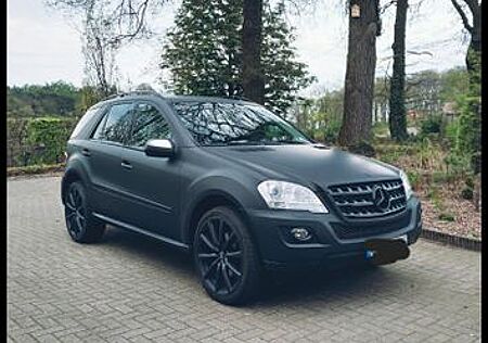 Mercedes-Benz ML 300 CDI 4MATIC BlueEFFICIENCY -