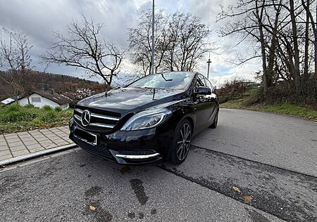 Mercedes-Benz B 200 AMG-Line