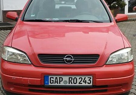 Opel Astra 1.6 -