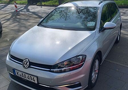VW Golf Volkswagen 2.0 TDI SCR DSG UNITED Variant UNITED