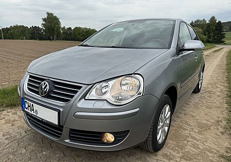 VW Polo Volkswagen 1.6 Sportline 105 PS