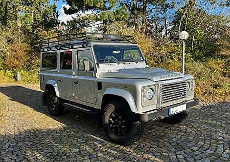Land Rover Defender 110 TD4 Station Wagon SE