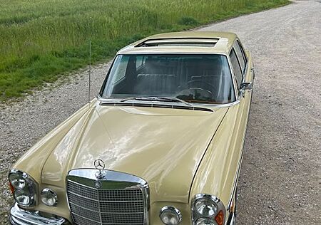 Mercedes-Benz 280
