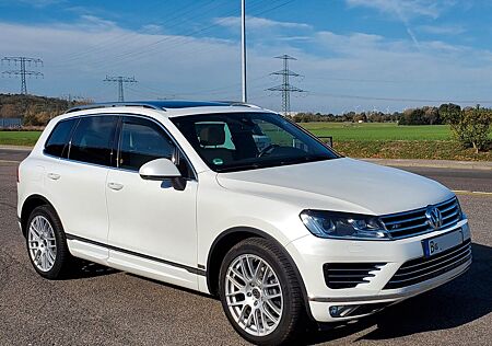 VW Touareg Volkswagen 3.0 V6 TDI R-Line Exclusiv