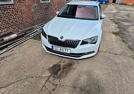 Skoda Superb 2.0 TDI DSG Ambition Combi Ambition