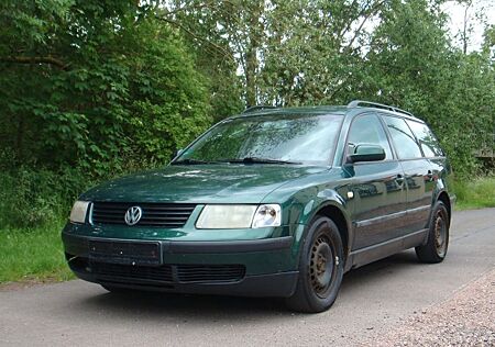 VW Passat Variant Volkswagen 1.8 T tiptronic Comfortline