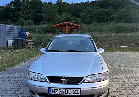 Opel Vectra 1.6 -