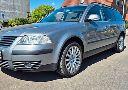 VW Passat Variant Volkswagen 2.0 Auto Basis Variant Basis