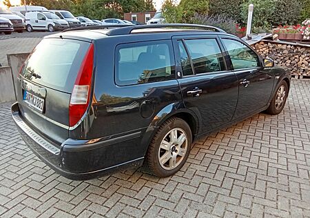 Ford Mondeo 1,8 92 kW Ghia mit TÜV
