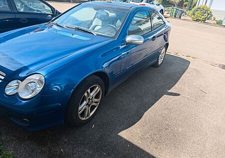 Mercedes-Benz 230 C230 Kompressor mit AHK