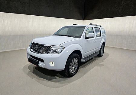 Nissan Pathfinder 2.5 dCi Automatik 7-Sitzer Leder AHK