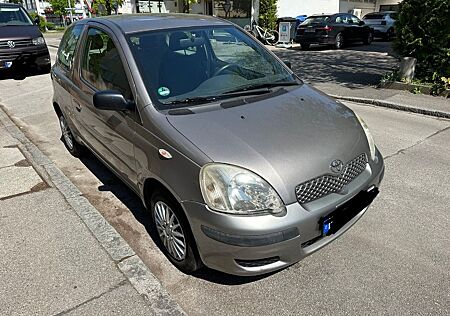 Toyota Yaris 1.0 C Oma`s Auto