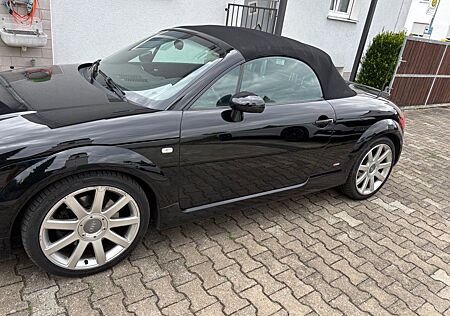 Audi TT Roadster 1.8T 110KW -