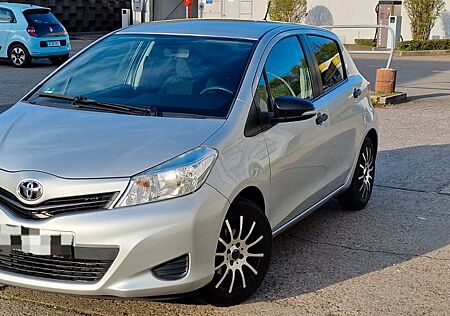 Toyota Yaris 1,0-l-Dual-VVT-i -