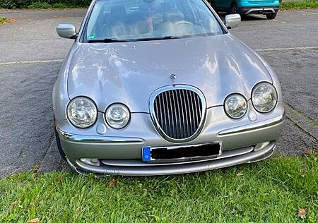 Jaguar S-Type V8 -