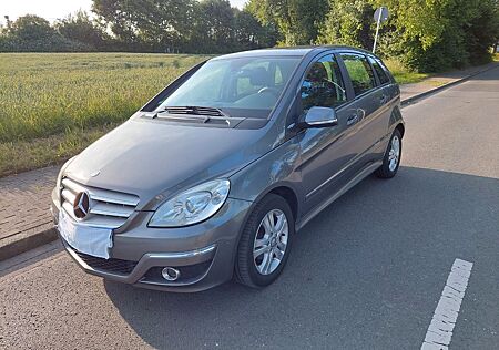 Mercedes-Benz B 180 BlueEFFICIENCY -