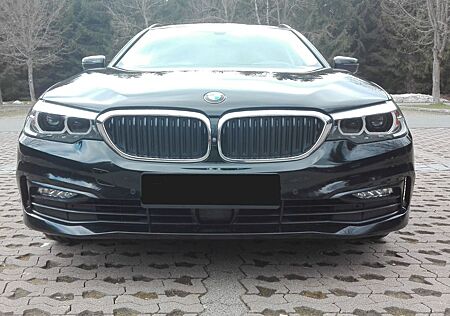 BMW 520d A Tour. G31 Sport Line Head-Up AHK Standhei
