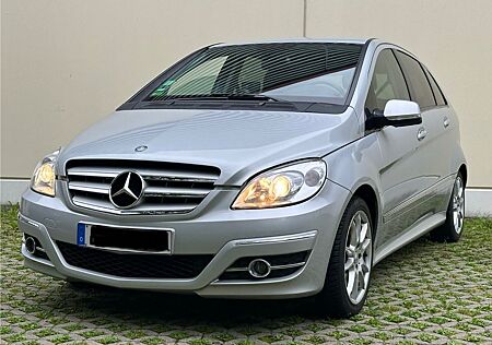 Mercedes-Benz B 200 Avantgarde | HU Neu | SHZ | Navi | Kamera