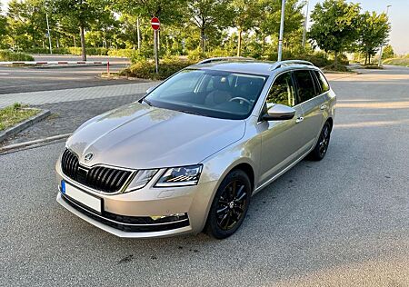 Skoda Octavia 2.0 TDI DSG Style ACC Kamera LED SHZ