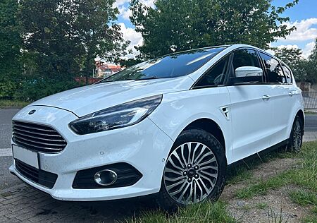 Ford S-Max Titanium