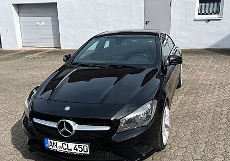 Mercedes-Benz CLA 200 d -gepflegt aus erster Hand