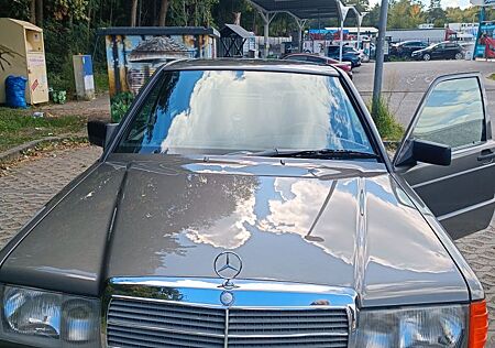 Mercedes-Benz 190 gebraucht kaufen Mercedes-Benz 190 E 1,8