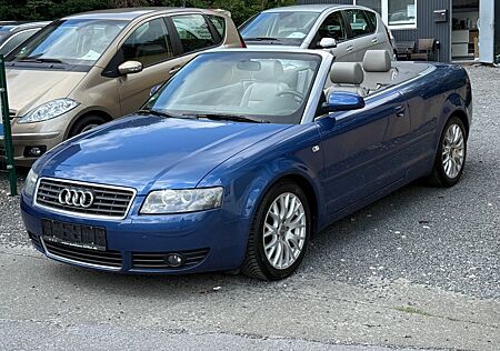 Audi A4 Cabriolet 2.4 Leder/AHK/Erst 112 .000 KM