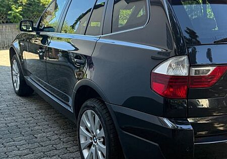 BMW X3 3.0sd - AHK,PDC, HU 01/26