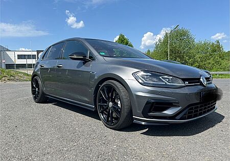 VW Golf Volkswagen 7 R 4MOTION PERFORMANCE-AKRA-PANO-DYNAUDIO