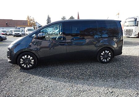 Hyundai Staria Signature 4WD